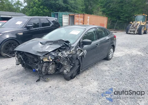 2017 Ford Focus S z USA, uszkodzony, nr VIN 1FADP3E29HL262169